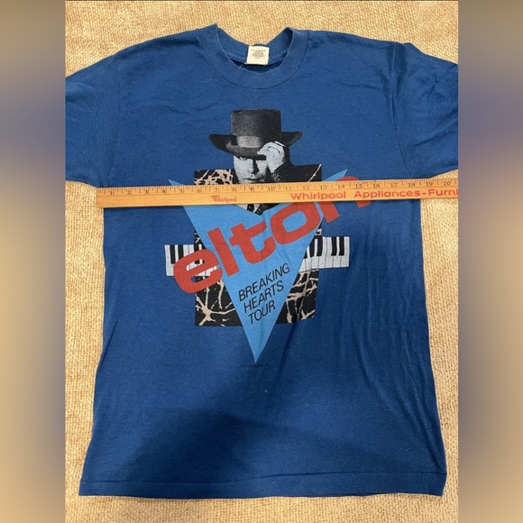 Vintage 80s Elton John Everybodys Restless Breaking Hearts Concert Tour T-Shirt - Picture 6 of 8